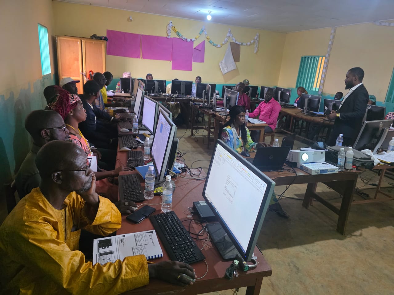 LE SEMINAIRE D'INITIATION A L'INFORMATIQUE A NGAOUNDERE SE POURSUIT